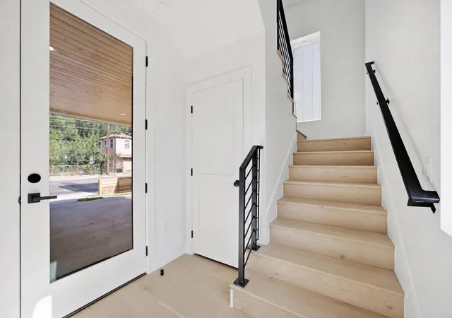 4th image of 301 N Pleasant Valley Rd #2, Austin, TX 78702 | MLS# 4217802