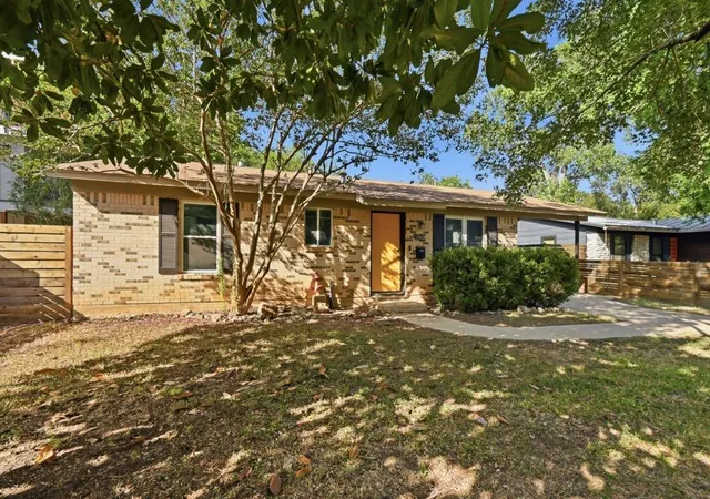 2nd image of 1805 Fair Oaks Dr, Austin, TX 78745 | MLS# 5326905