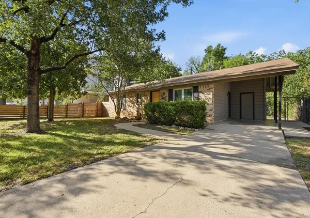 3rd image of 1805 Fair Oaks Dr, Austin, TX 78745 | MLS# 5326905