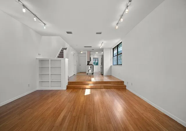 Photo 2 of Condo for sale at 7122 Wood Hollow Dr #71, Austin, TX 78731 | MLS# 4592061 | Listing updated on 2026-08-27