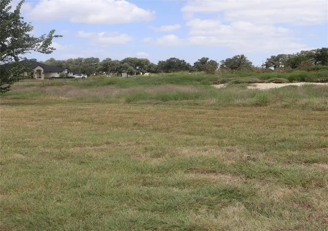 1st image of 105 Huerta Rd, Florence, TX 76527 | MLS# 4348559