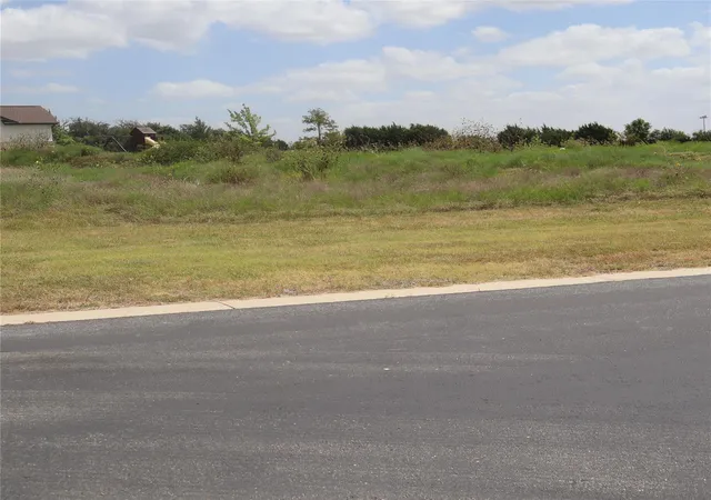 2nd image of 105 Huerta Rd, Florence, TX 76527 | MLS# 4348559