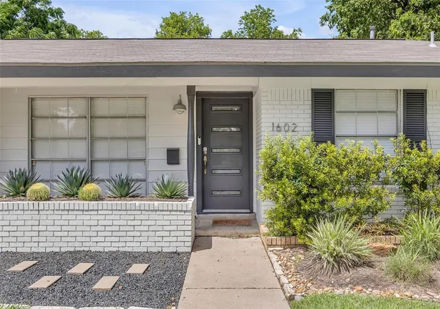 2nd image of 1602 Ashberry Dr, Austin, TX 78723 | MLS# 8809322