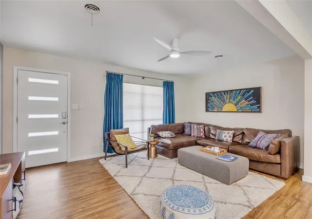3rd image of 1602 Ashberry Dr, Austin, TX 78723 | MLS# 8809322