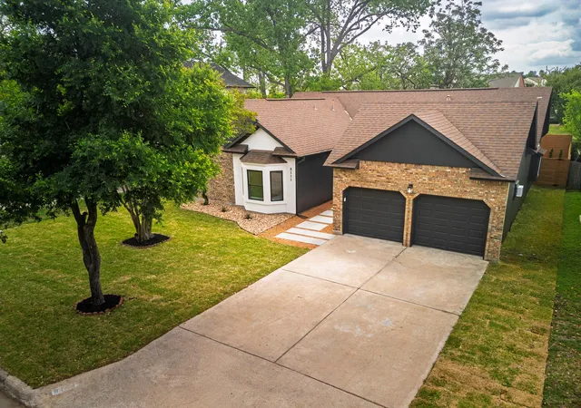 Photo 3 of Single family home for sale at 8111 Elkhorn Mountain Trl, Austin, TX 78729 | MLS# 6093751 | Listing updated on 2026-09-02