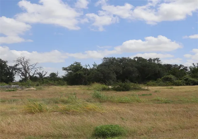 4th image of 104 Mesones Rd, Florence, TX 76527 | MLS# 2907104