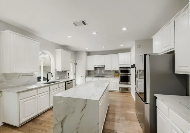 1st image of 6426 Ira Ingram Dr, Austin, TX 78749 | MLS# 6476103
