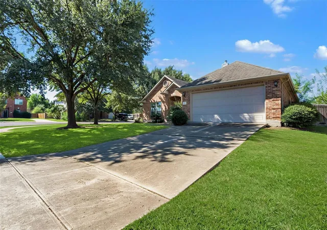Photo 3 of Single family home for sale at 125 Amber Ash Dr, Kyle, TX 78640 | MLS# 7299593 | Listing updated on 2026-10-08