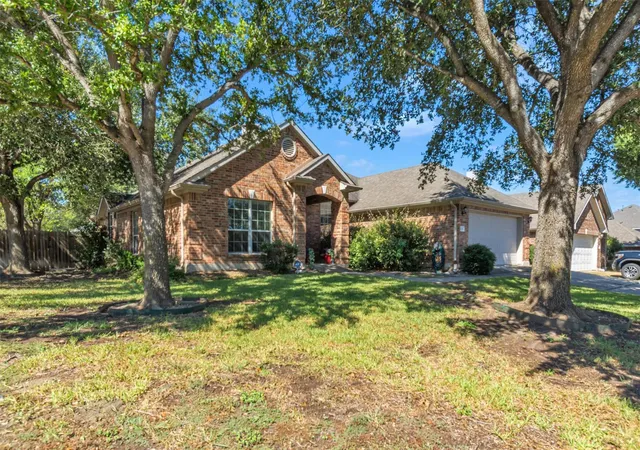 Photo 3 of Single family home for sale at 125 Amber Ash Dr, Kyle, TX 78640 | MLS# 7299593 | Listing updated on 2026-10-08