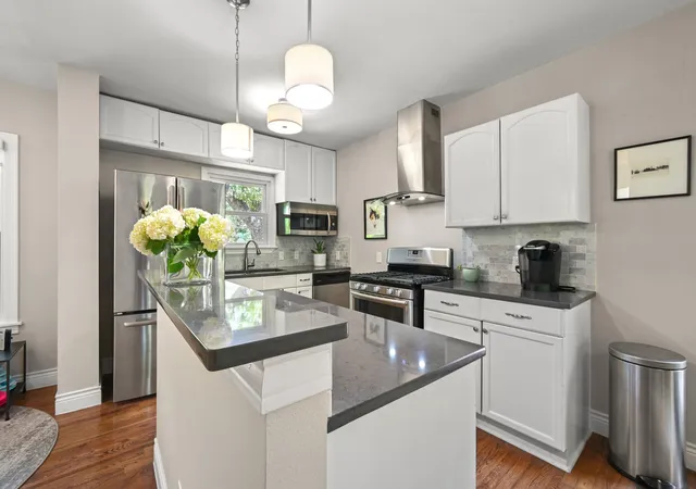 3rd image of 2111 W 12Th St, Austin, TX 78703 | MLS# 3365324