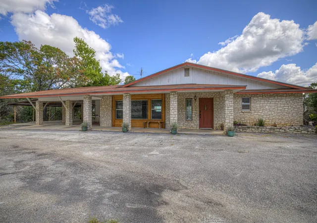 2nd image of 447 Madrona Dr Dr, New Braunfels, TX 78132 | MLS# 5840203
