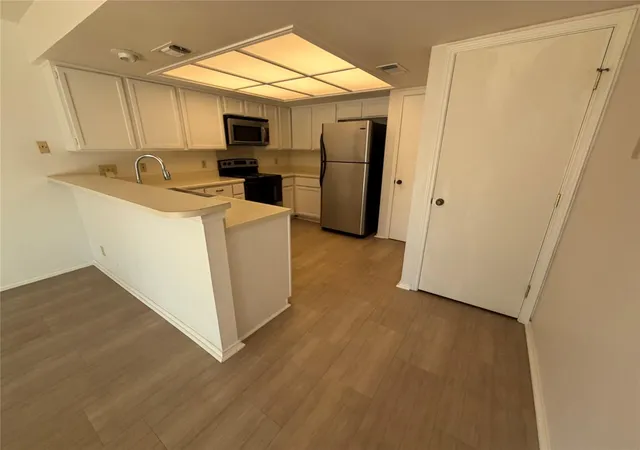 2nd image of 7924 Ridgeline N N, Austin, TX 78731 | MLS# 5054885