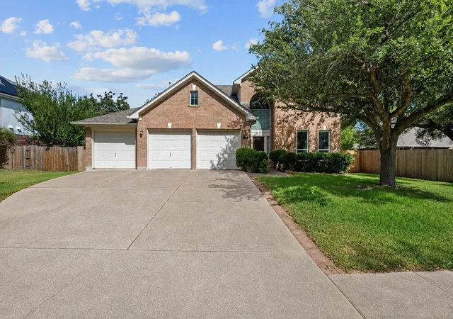 Photo 1 of Single family home for sale at 10808 Beachmont Ln, Austin, TX 78739 | MLS# 6681668 | Listing updated on 2026-10-29