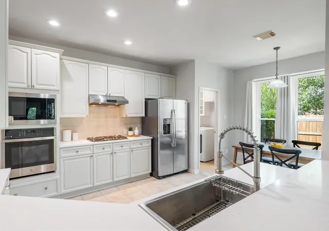 Photo 4 of Single family home for sale at 10808 Beachmont Ln, Austin, TX 78739 | MLS# 6681668 | Listing updated on 2026-10-29