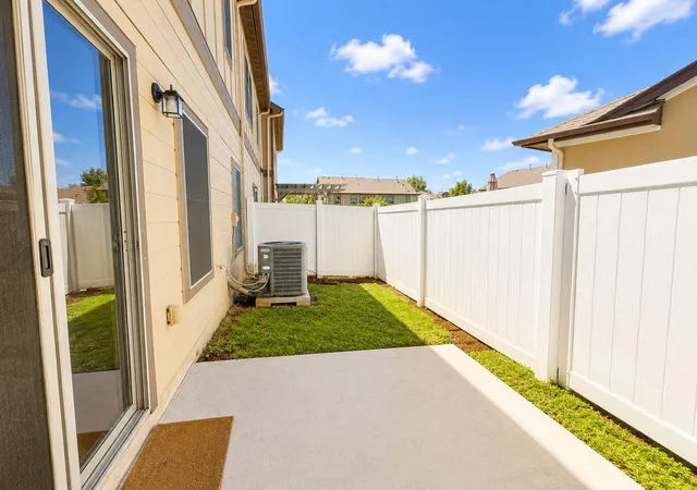 2nd image of 1900 Little Elm Trl, Cedar Park, TX 78613
