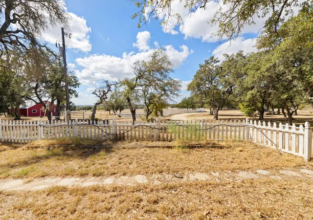 Photo 3 of Manufactured home for sale at 1151 Live Oak Trl, Liberty Hill, TX 78642 | MLS# 9032073 | Listing updated on 2026-09-29