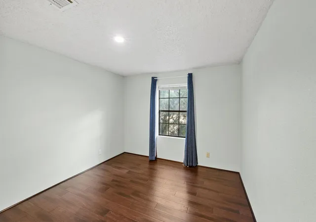 Photo 4 of Manufactured home for sale at 1151 Live Oak Trl, Liberty Hill, TX 78642 | MLS# 9032073 | Listing updated on 2026-09-29
