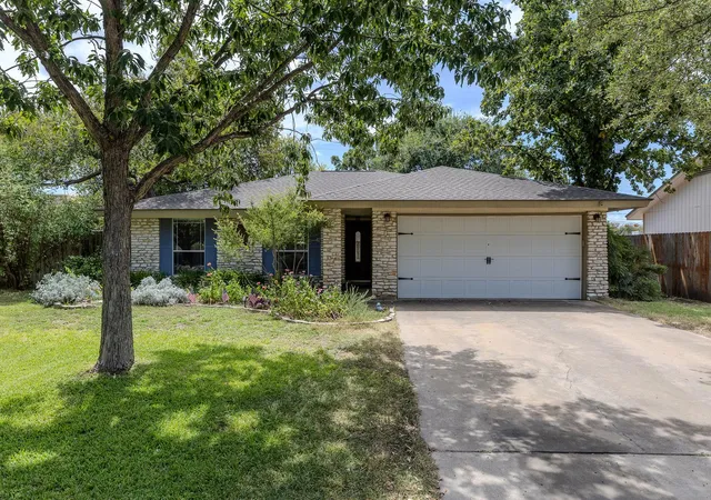 Photo 2 of Single family home for sale at 8509 Slant Oak Dr, Austin, TX 78729 | MLS# 7502026 | Listing updated on 2026-10-16