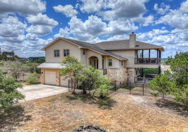 Photo 2 of Single family home for sale at 1525 Lakeside Dr W, Canyon Lake, TX 78133 | MLS# 2729840 | Listing updated on 2026-08-20