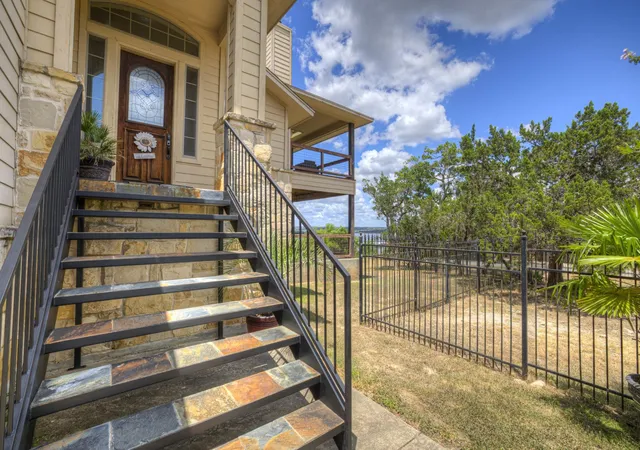 Photo 3 of Single family home for sale at 1525 Lakeside Dr W, Canyon Lake, TX 78133 | MLS# 2729840 | Listing updated on 2026-08-20