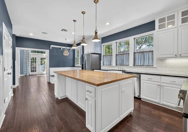 Photo 4 of Single family home for sale at 1710 Wethersfield Rd, Austin, TX 78703 | MLS# 7536302 | Listing updated on 2026-09-01