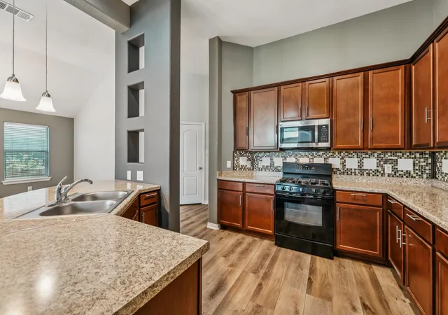 5th image of 229 Wicker Park Wy, Buda, TX 78610 | MLS# 6535630