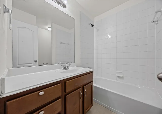 Photo 4 of Single family home for sale at 229 Wicker Park Way, Buda, TX 78610 | MLS# 6535630 | Listing updated on 2026-09-22
