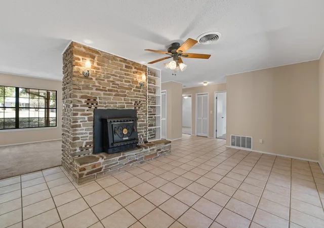 Photo 3 of Single family home for sale at 606 Cedar Dr, Buchanan Dam, TX 78609 | MLS# 1135056 | Listing updated on 2026-08-20
