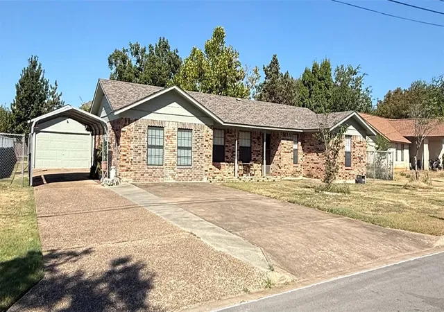 Photo 1 of Single family home for sale at 205 Parkway Dr, Cedar Park, TX 78613 | MLS# 3708067 | Listing updated on 2026-09-01