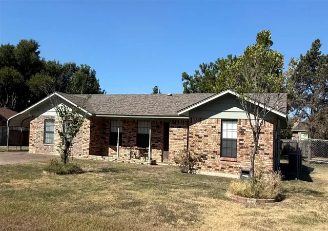 Photo 2 of Single family home for sale at 205 Parkway Dr, Cedar Park, TX 78613 | MLS# 3708067 | Listing updated on 2026-09-01