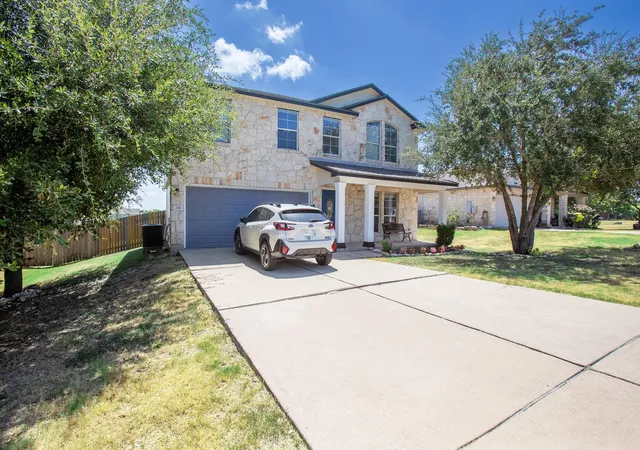 Photo 2 of Single family home for sale at 206 Killian Loop, Hutto, TX 78634 | MLS# 2769801 | Listing updated on 2026-10-21