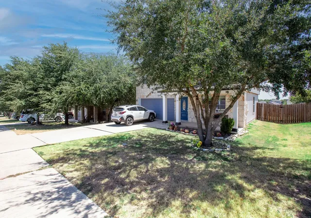 Photo 3 of Single family home for sale at 206 Killian Loop, Hutto, TX 78634 | MLS# 2769801 | Listing updated on 2026-10-21