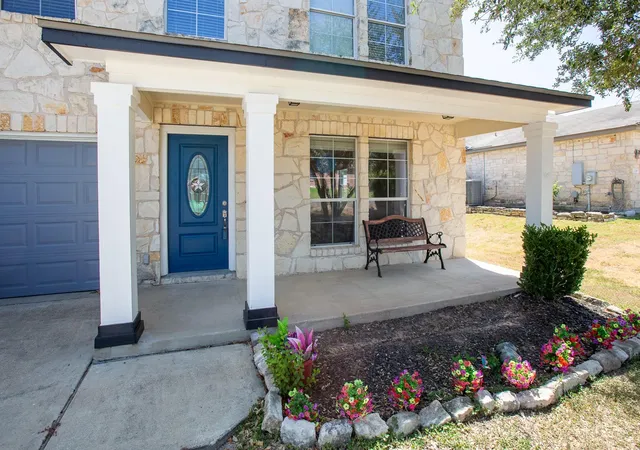 Photo 3 of Single family home for sale at 206 Killian Loop, Hutto, TX 78634 | MLS# 2769801 | Listing updated on 2026-10-21