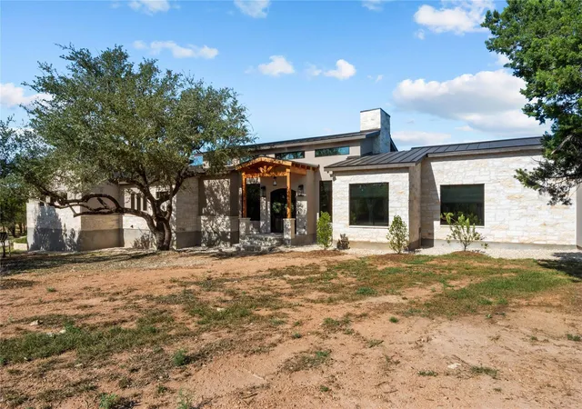 Photo 3 of Single family home for sale at 4343 Brasada Ln, Marble Falls, TX 78654 | MLS# 4202877 | Listing updated on 2026-10-07