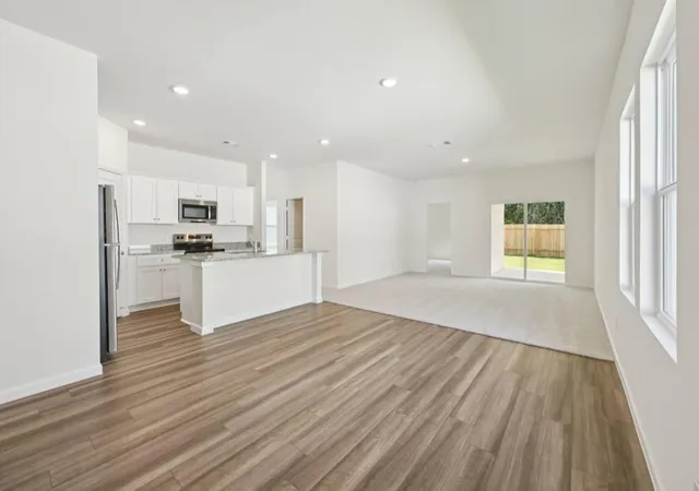 Photo 3 of Single family home for sale at 328 Sieders St, Taylor, TX 76574 | MLS# 8895112 | Listing updated on 2026-10-02