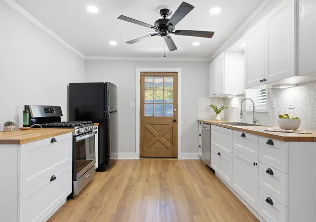 Photo 2 of Single family home for sale at 110 Fallwell St, Liberty Hill, TX 78642 | MLS# 3473382 | Listing updated on 2026-10-08