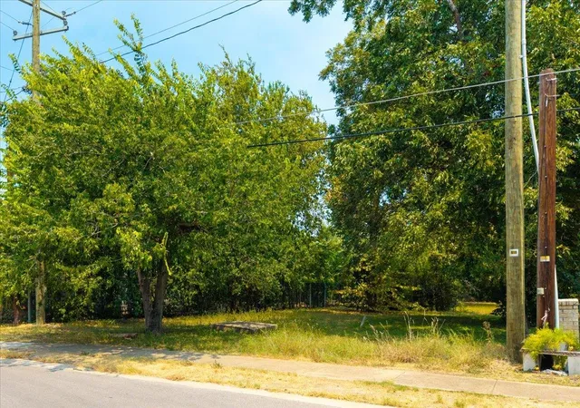 Photo 2 of Land for sale at 513 N Lewis St, Round Rock, TX 78664 | MLS# 8071593 | Listing updated on 2026-08-31