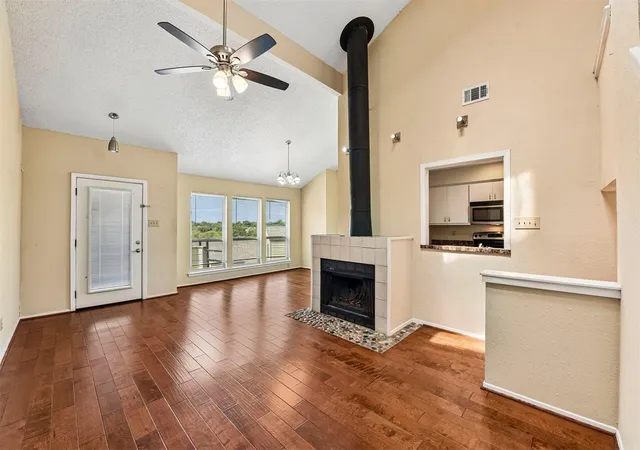 Photo 2 of Condo for sale at 2612 San Pedro St #211, Austin, TX 78705 | MLS# 7507943 | Listing updated on 2026-09-24