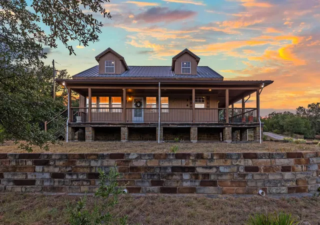 Photo 1 of Single family home for sale at 3204 Tabletop Mountain Dr, Spicewood, TX 78669 | MLS# 8359404 | Listing updated on 2026-09-01