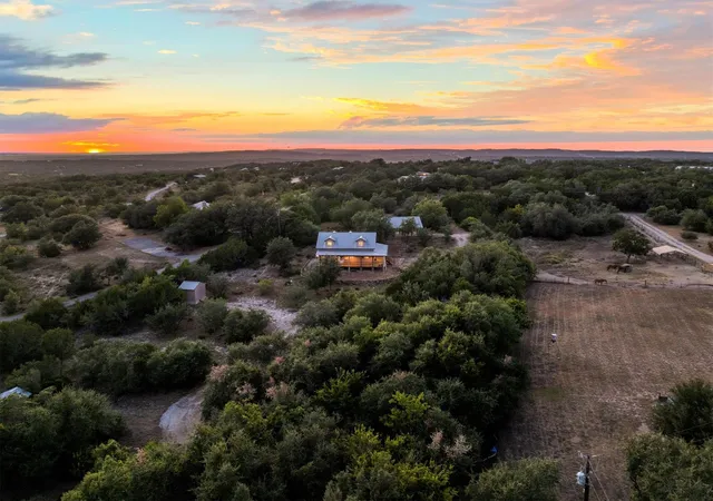 Photo 2 of Single family home for sale at 3204 Tabletop Mountain Dr, Spicewood, TX 78669 | MLS# 8359404 | Listing updated on 2026-09-01