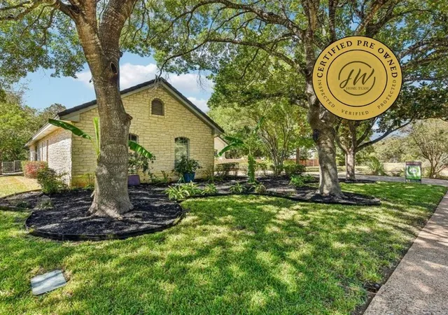 Single family home for sale at 10002 Shinnecock Hills Dr, Austin, TX 78747 | MLS# 6296760