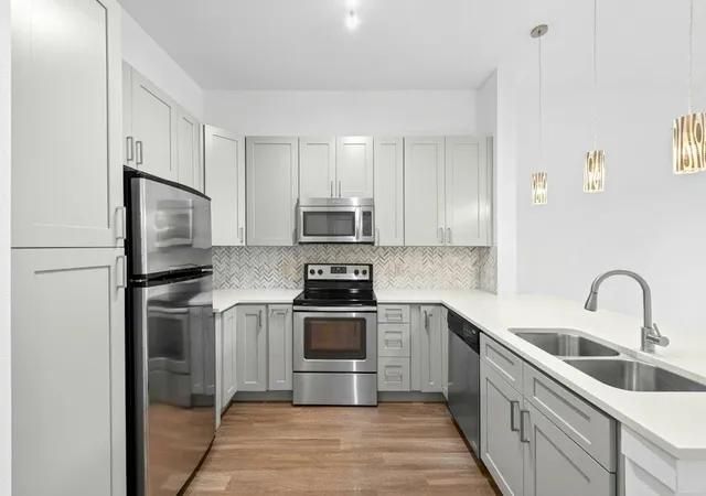 2nd image of 1900 Barton Springs Rd #2021, Austin, TX 78704 | MLS# 5439572