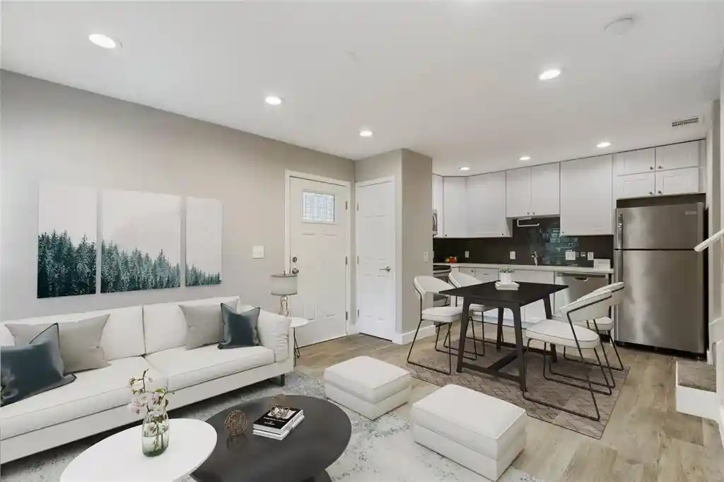 Listing Photo 2 - Condo for sale in 935 La Posada Dr located at 935 La Posada Dr, Austin, TX 78752 - Unit #158