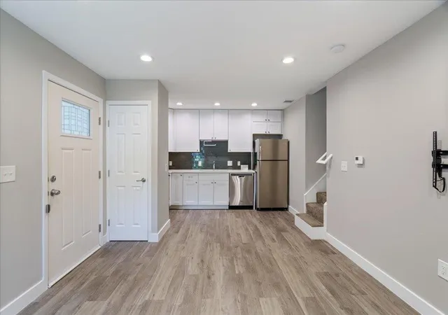 Listing Photo 4 - Condo for sale in building located at 935 La Posada Dr, Austin, TX 78752 - Unit #158