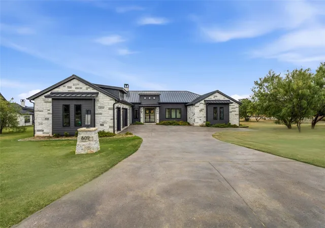 1st image of 609 Paintbrush, Horseshoe Bay, TX 78657 | MLS# 1754963