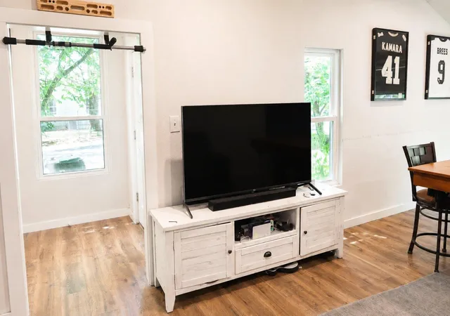 Photo 4 of Single family home for sale at 800 Barbara Dr, San Marcos, TX 78666 | MLS# 4157150 | Listing updated on 2026-10-19