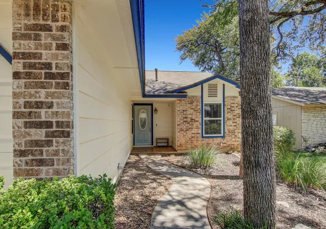 Photo 2 of Single family home for sale at 13135 Ml Stone Dr, Austin, TX 78729 | MLS# 6332337 | Listing updated on 2026-10-07