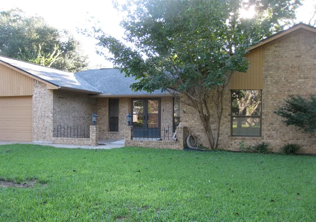 Single family home for sale at 287 Meadowlakes Dr, Meadowlakes, TX 78654 | MLS# 9301857