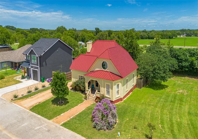 Photo 4 of Single family home for sale at 204 Prim Rose St, Blanco, TX 78606 | MLS# 3377183 | Listing updated on 2026-09-01