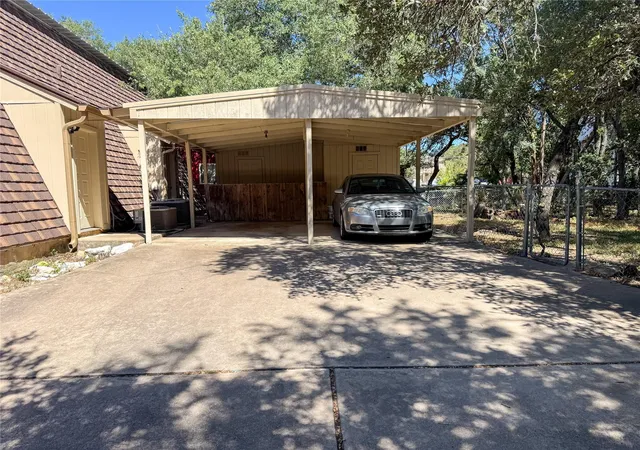 3rd image of 3709 Rocky Holw Trl, Georgetown, TX 78628